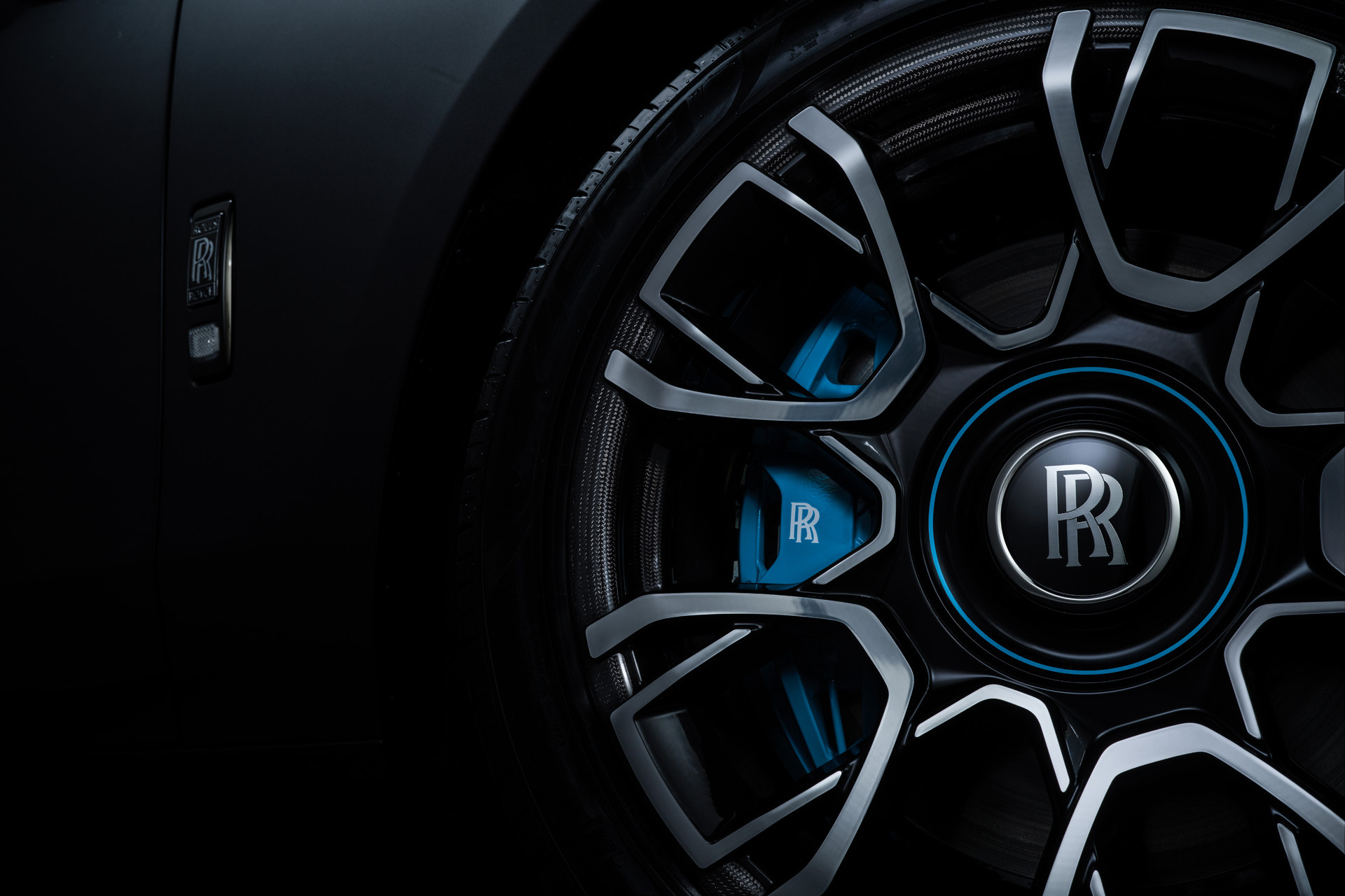 Rolls-Royce Ghost Black Badge 2022 có nhiều chi tiết đặc biệt 