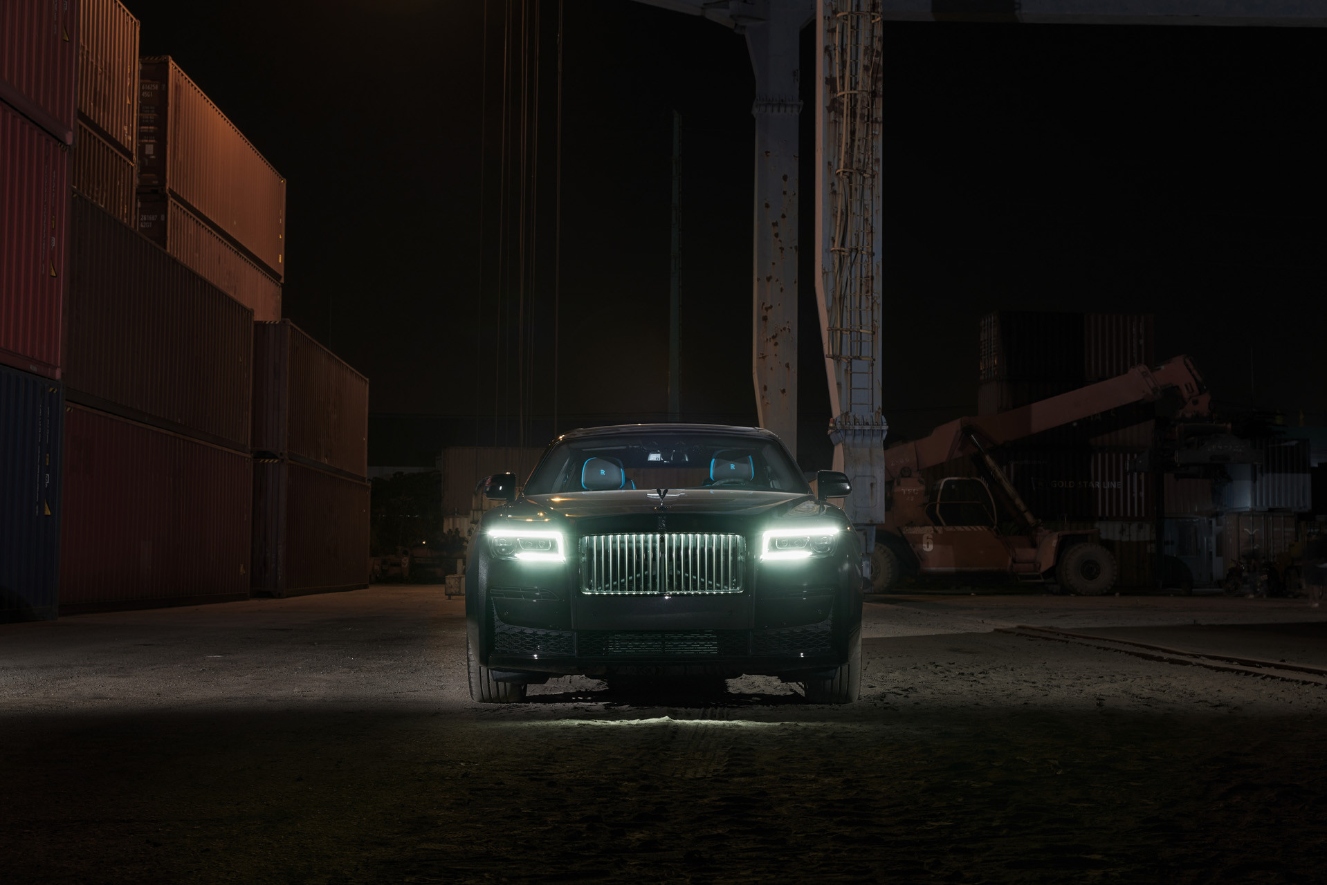 Rolls-Royce Ghost Black Badge 2022 là phiên bản hoàn toàn mới