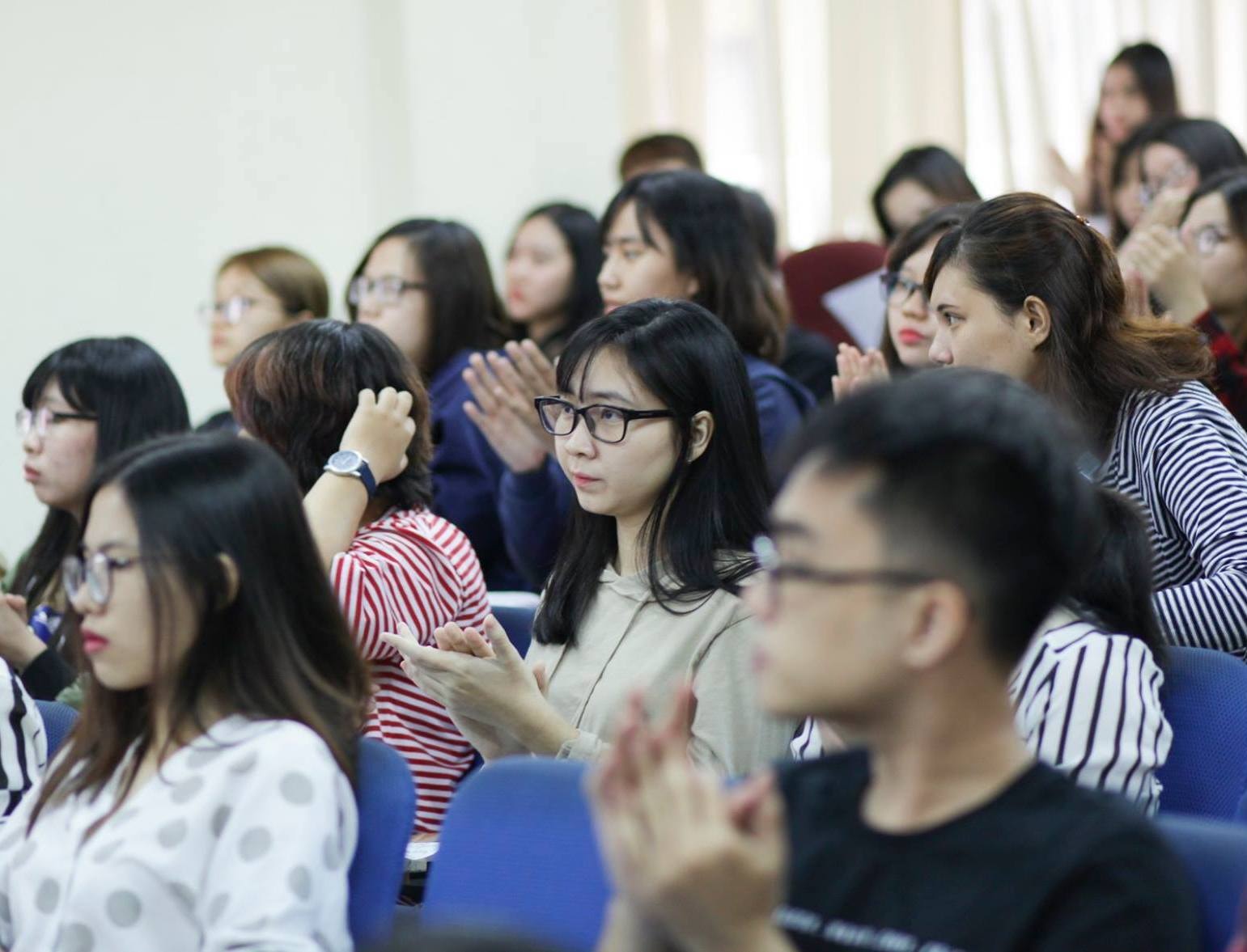 Đại học Ngoại thương đón sinh viên trở lại trường sau Tết Nguyên đán - 1