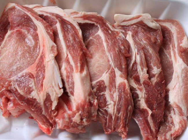 6 dấu hiệu chứng tỏ thịt lợn ngoài chợ đã bị bơm nước, nhiễm bẩn, gian thương lợi dụng ăn lãi to dịp Tết chẳng dại gì rỉ tai mách bạn tránh né-4