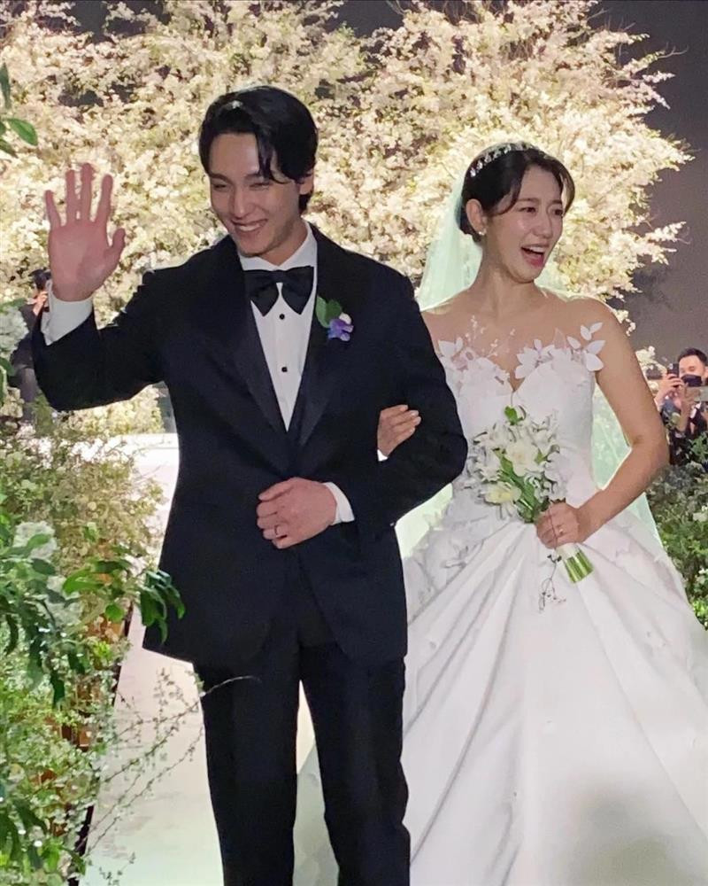 Park Shin Hye tung ảnh sau hôn lễ, tăng cân rõ rệt khi mang bầu-7