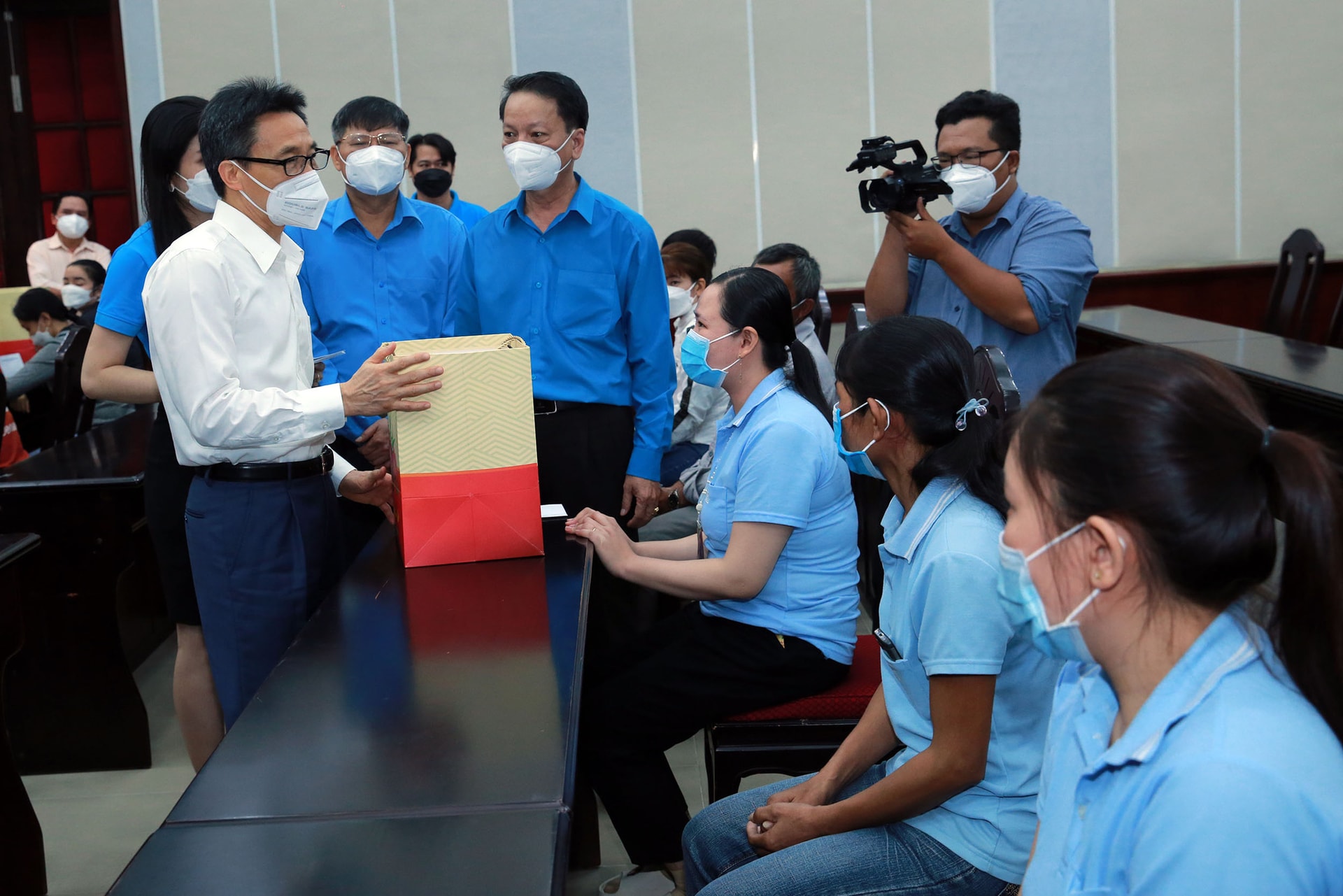 Phó Thủ tướng Vũ Đức Đam thăm, chúc Tết tại Bình Thuận - Ảnh 2. Phó Thủ tướng Vũ Đức Đam thăm, chúc Tết tại Bình Thuận - Ảnh 2.