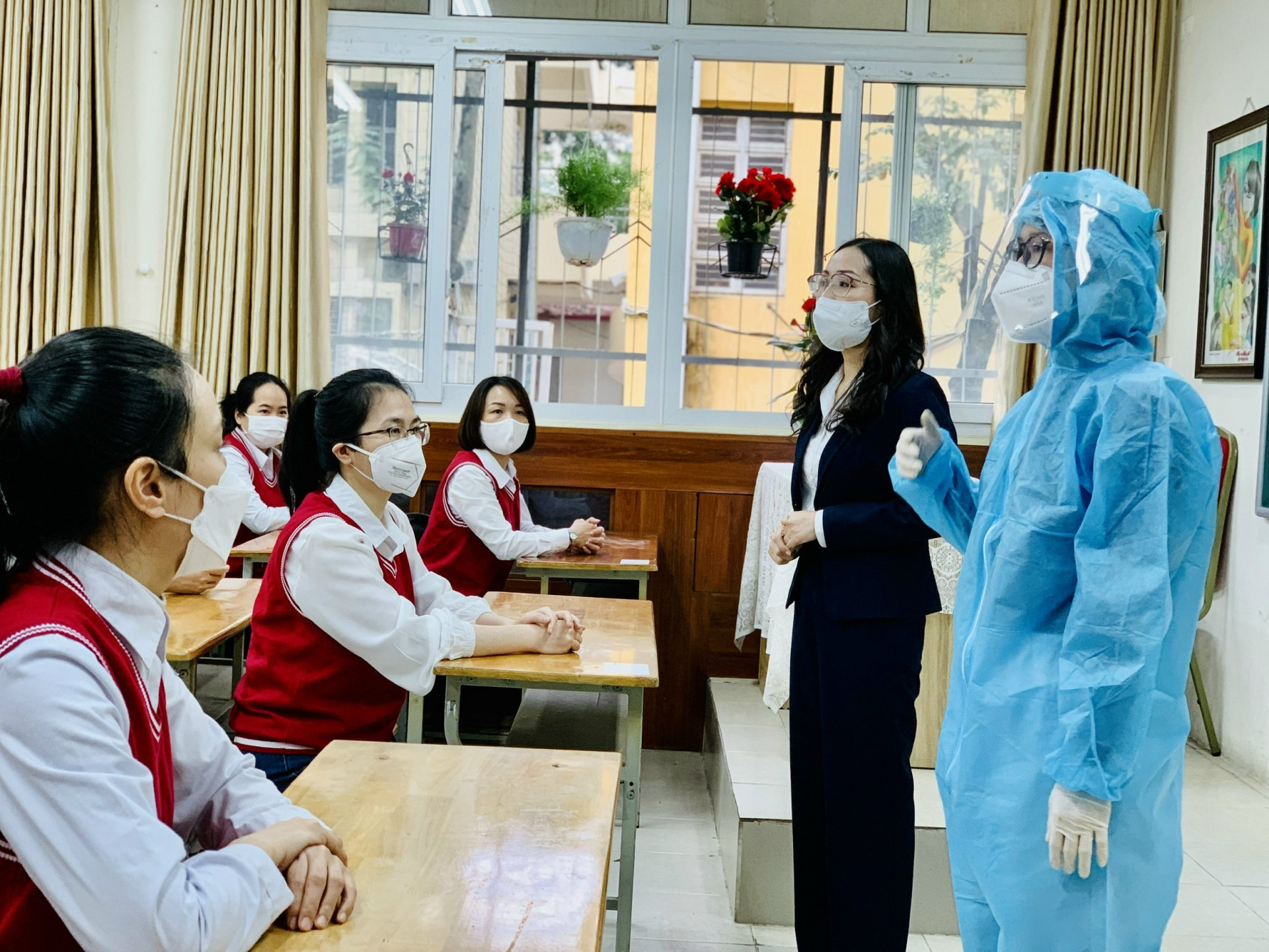 Ảnh: Trường THCS Giảng Võ, Hà Nội diễn tập phương án đón học sinh - 7