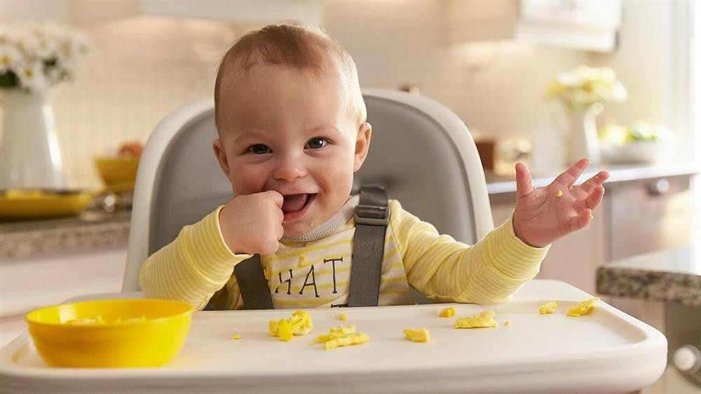 Bé 8 tháng tuổi nên ăn mấy bữa một ngày và thực đơn thế nào để hợp khoa học, đảm bảo dưỡng chất?-3