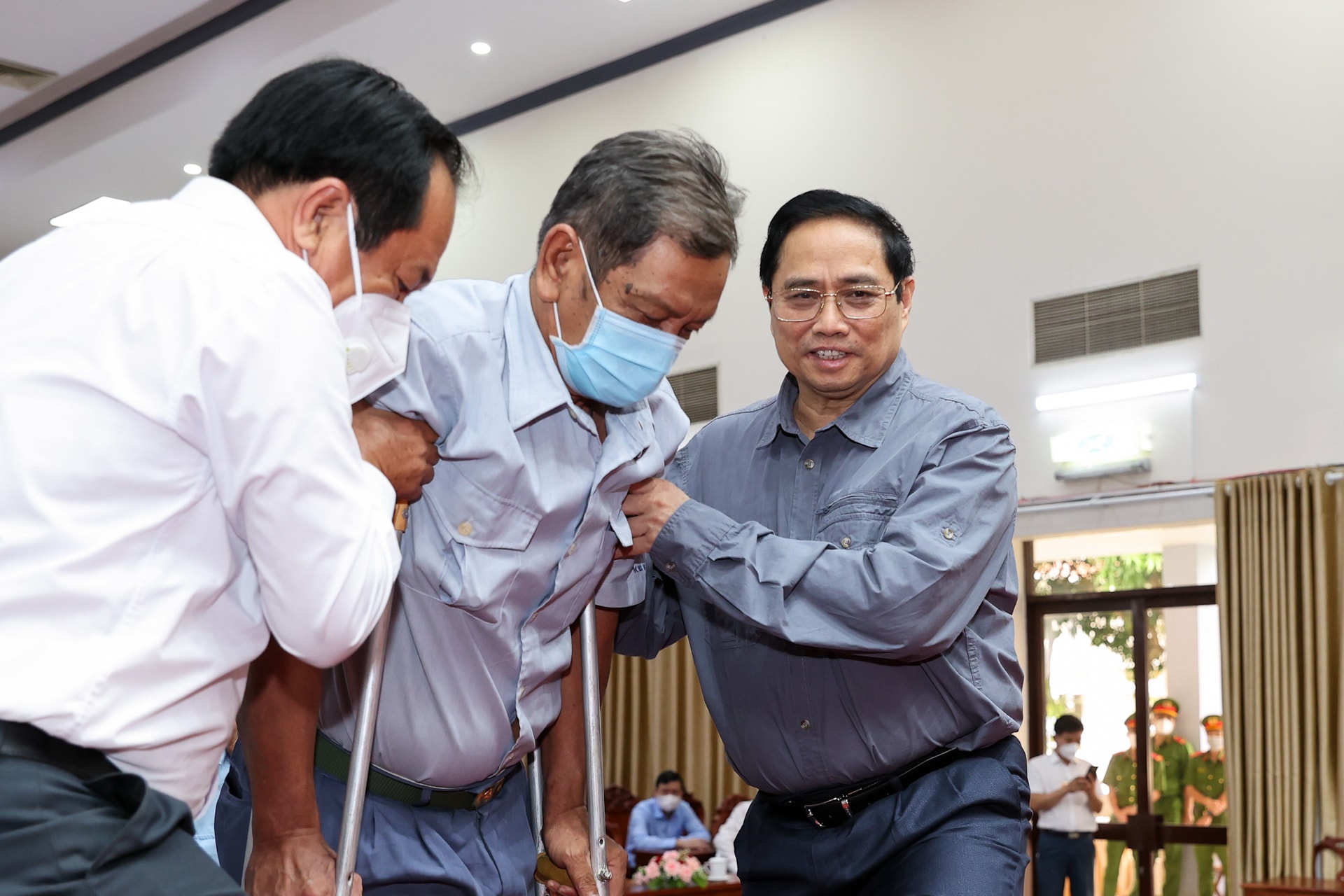 Thủ tướng Phạm Minh Chính: Đón người dân về quê an toàn, chăm lo để mọi người đều có Tết, bù đắp những khó khăn, mất mát do dịch bệnh - Ảnh 3. Thủ tướng Phạm Minh Chính: Đón người dân về quê an toàn, chăm lo để mọi người đều có Tết, bù đắp những khó khăn, mất mát do dịch bệnh - Ảnh 3.