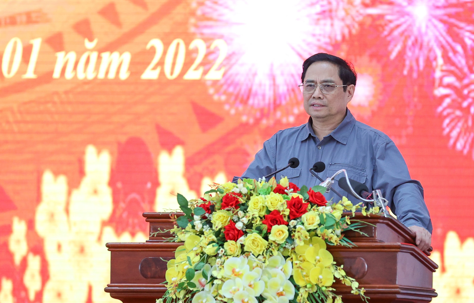 Đón người dân về quê an toàn, chăm lo để mọi người đều có Tết, bù đắp lại những khó khăn, mất mát do dịch bệnh - Ảnh 12. Đón người dân về quê an toàn, chăm lo để mọi người đều có Tết, bù đắp lại những khó khăn, mất mát do dịch bệnh - Ảnh 12.
