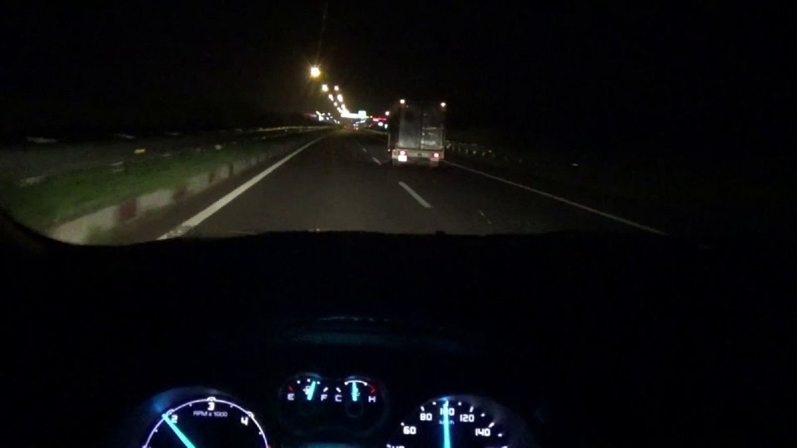 kinh nghiệm lái xe ban đêm