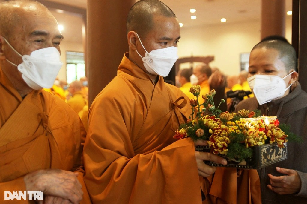 Hàng ngàn tăng ni, phật tử dự lễ nhập Kim quan Thiền sư Thích Nhất Hạnh  - 6