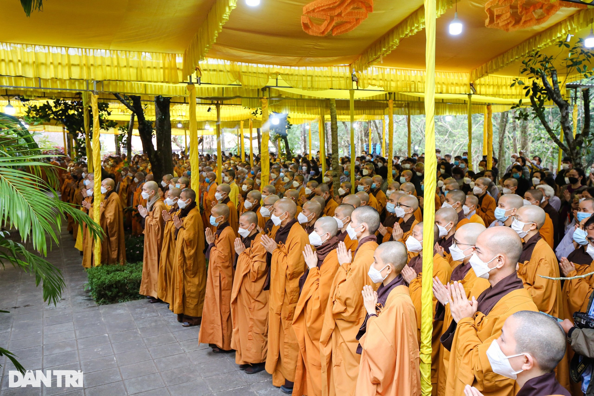 Phật tử vượt hàng nghìn cây số dự lễ Tâm tang Thiền sư Thích Nhất Hạnh - 3