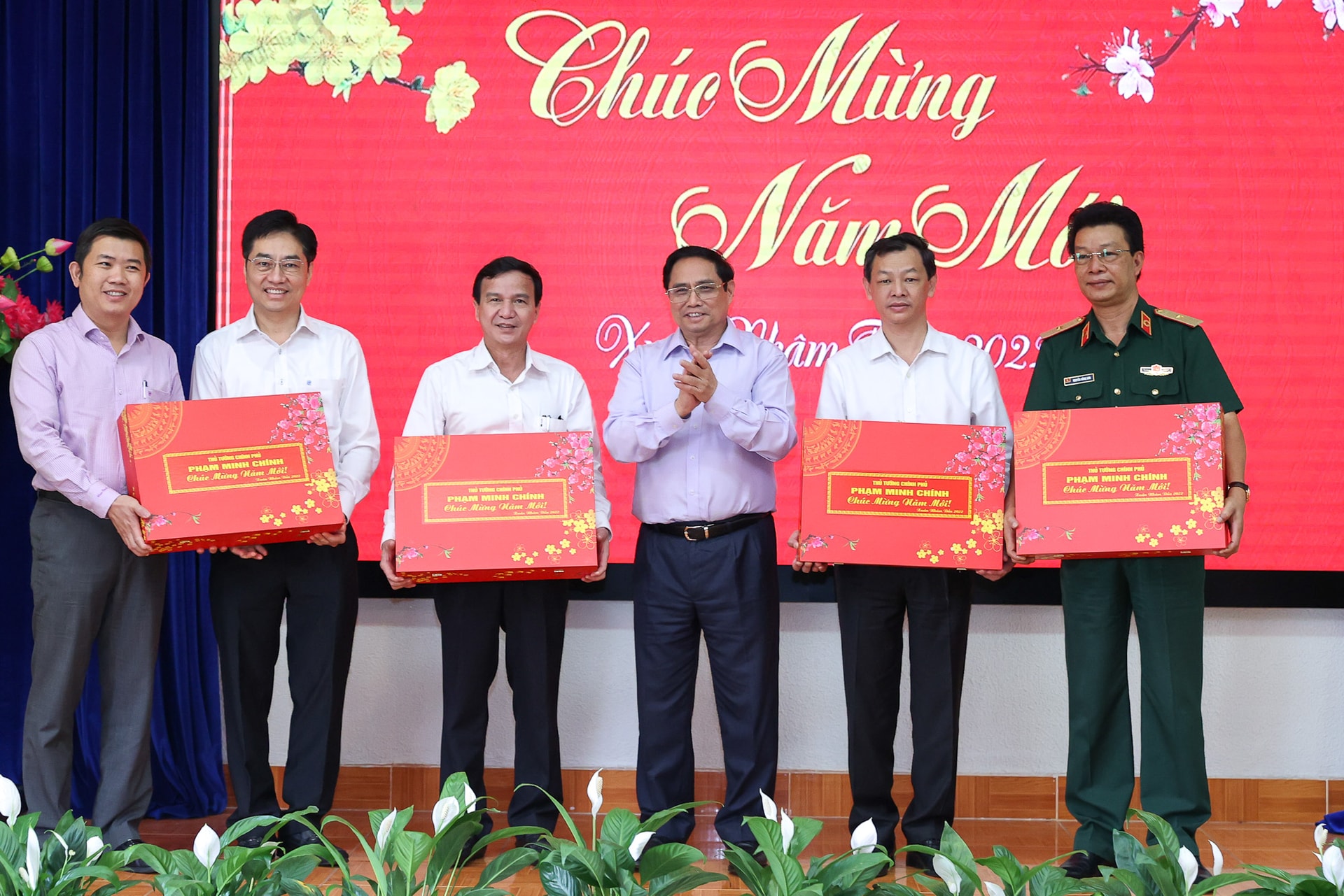 Vì sức khỏe, tính mạng nhân dân, TPHCM đã giữ vững bản lĩnh, vượt qua những khó khăn chưa từng có - Ảnh 3. Vì sức khỏe, tính mạng nhân dân, TPHCM đã giữ vững bản lĩnh, vượt qua những khó khăn chưa từng có - Ảnh 3.