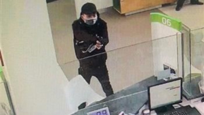 Vụ nổ súng cướp ngân hàng tại Hải Phòng: Khởi tố tên cướp và bạn gái - 2