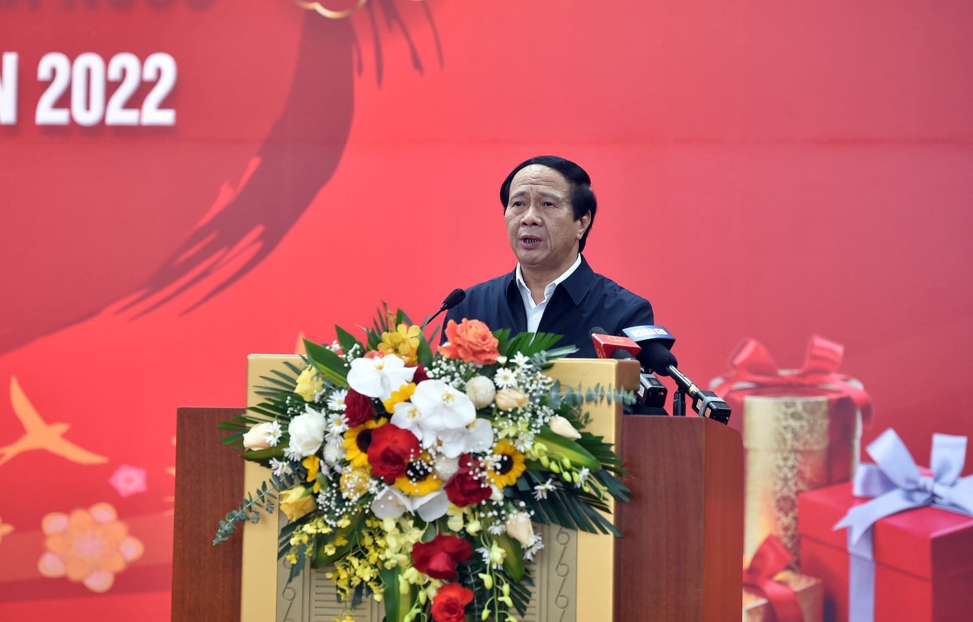 Phó Thủ tướng Lê Văn Thành trao quà Tết cho công nhân lao động khó khăn tỉnh Hải Dương - Ảnh 1. Phó Thủ tướng Lê Văn Thành trao quà Tết cho công nhân lao động khó khăn tỉnh Hải Dương - Ảnh 1.