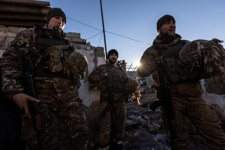 Bên trong chiến tuyến nóng rực ở miền Đông Ukraine - 9