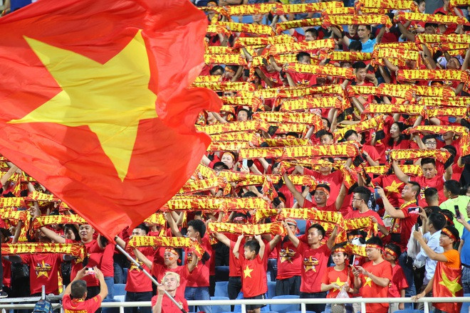Người hâm mộ lạnh nhạt với trận đội tuyển Việt Nam - Trung Quốc ở Mỹ Đình - 2