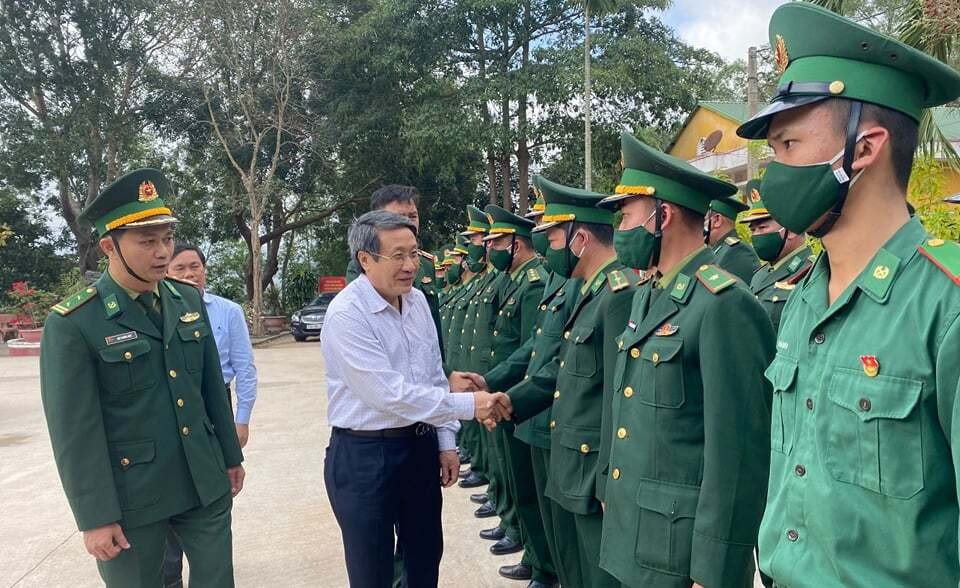 Phó Chủ tịch Quảng Trị kiểm tra an ninh biên giới Việt - Lào ngày cận Tết - 1