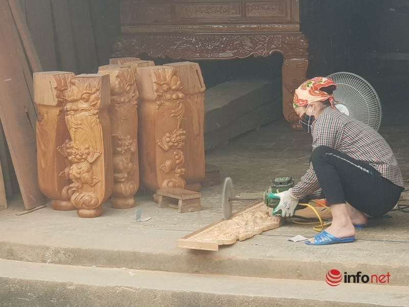 Thợ mộc làng nghề Thái Yên - 'thủ phủ' đồ gỗ ở Hà Tĩnh hối hả trả hàng ngày cận Tết