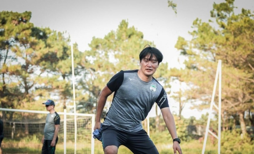 Ông Kim Tae-min làm trợ lý HLV đội U20 Hàn Quốc sau nhiều năm thành công cùng bóng đá Việt Nam. Ảnh: CLB HAGL