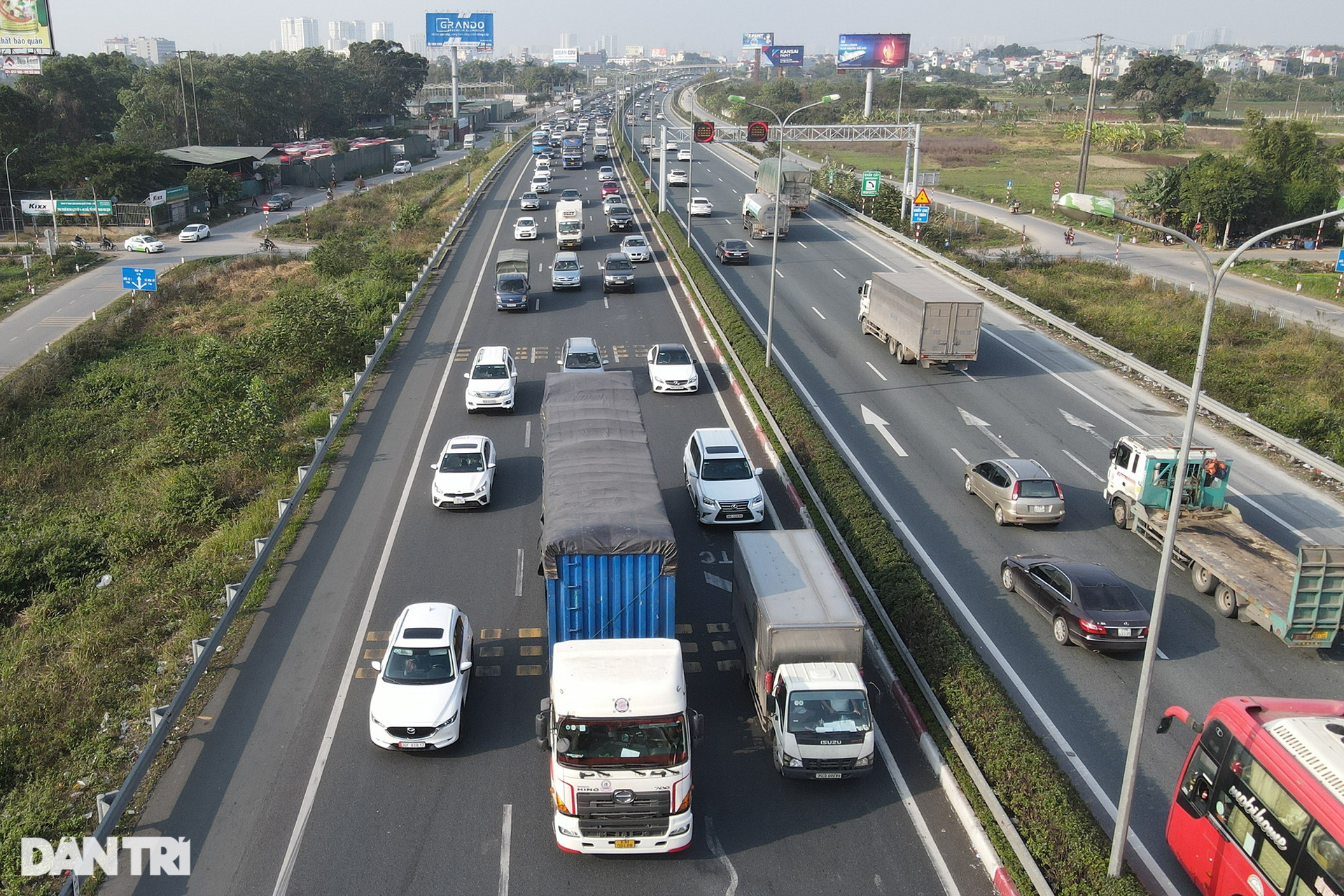 Hàng vạn người rời Hà Nội về quê trong ngày làm việc cuối cùng năm Tân Sửu - 3