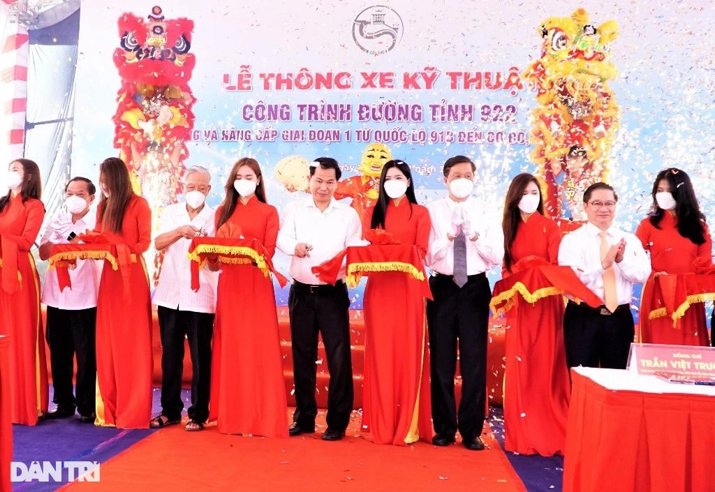 Thông xe tuyến đường nghìn tỷ phục vụ người dân dịp Tết - 1 Thông xe tuyến đường nghìn tỷ phục vụ người dân dịp Tết - 1