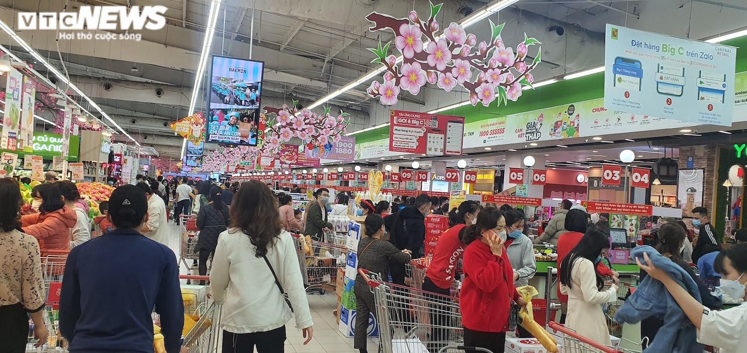 Biển người sắm Tết tại siêu thị Big C Hà Nội  - 6