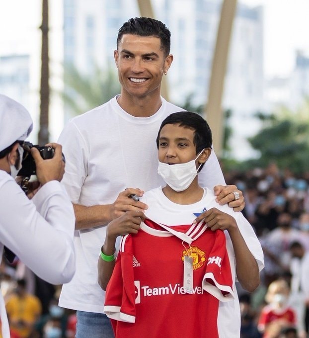 ronaldo-vua-pha-luoi-dubai-7.jpg