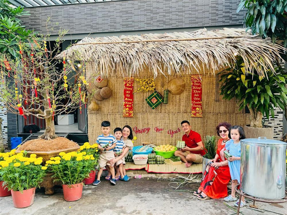 Sao Việt trang trí biệt thự đón Tết: Choáng ngợp nhà Thúy Hạnh-8