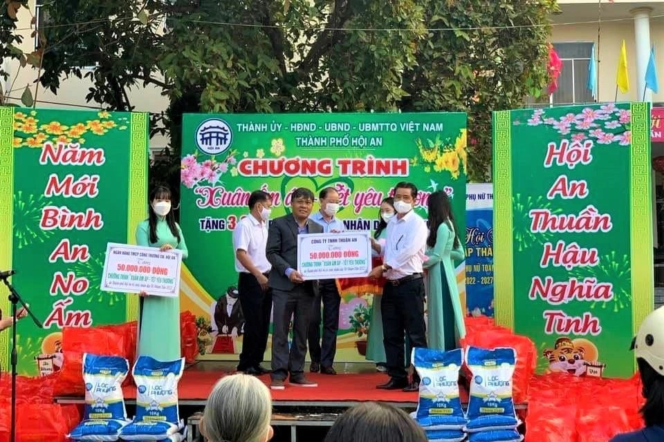 Hội An tri ân, tôn vinh những người hùng tuyến đầu chống dịch - 8