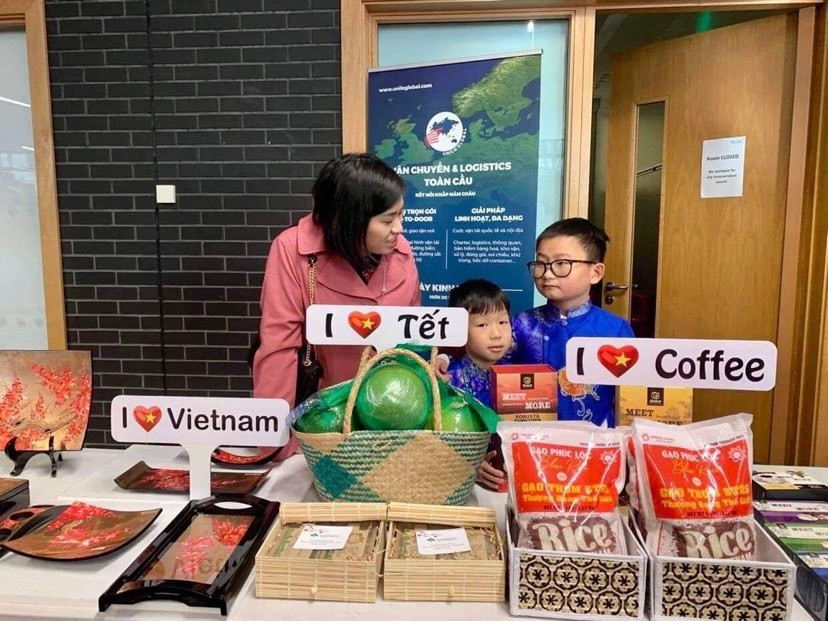 Sản phẩm truyền thống Việt Nam tham gia Tết cộng đồng tại London, Vương quốc Anh