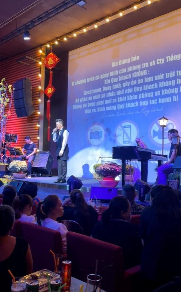 Đàm Vĩnh Hưng xấu hổ với khán giả trong đêm nhạc CEO Đại Nam mua vé-2