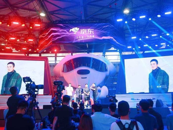 Sàn thương mại điện tử 'đốt' 230 triệu USD cho gala Lễ hội mùa xuân Trung Quốc