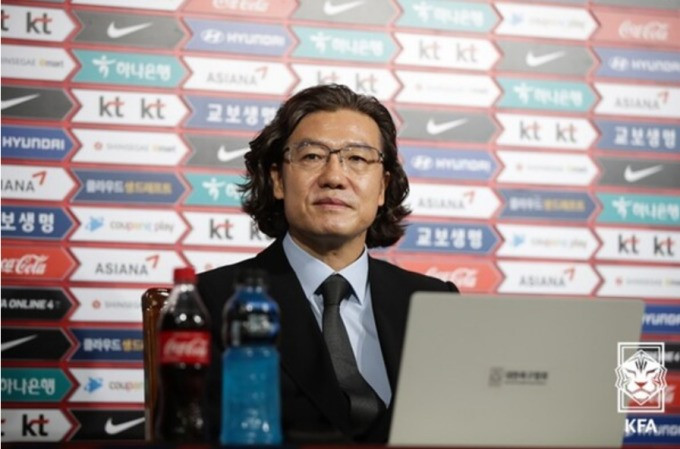 Ông Kim Pan-gon nối gót ông Park Hang-seo đến Đông Nam Á làm việc, dẫn dắt tuyển Malaysia. Ảnh: News1