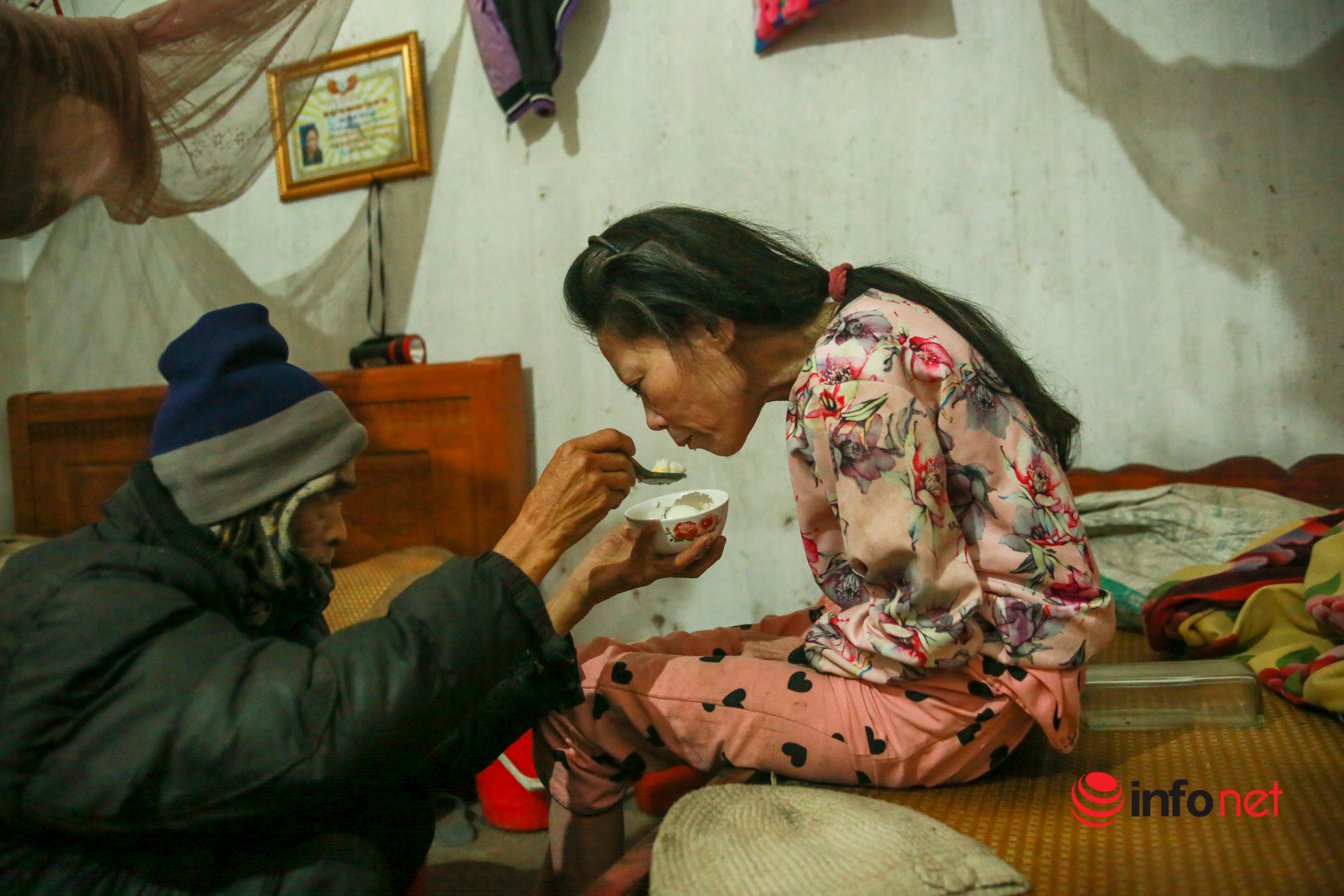 Cái Tết của người anh 70 tuổi nuôi em gái thần trí không ổn định ở Phú Thọ