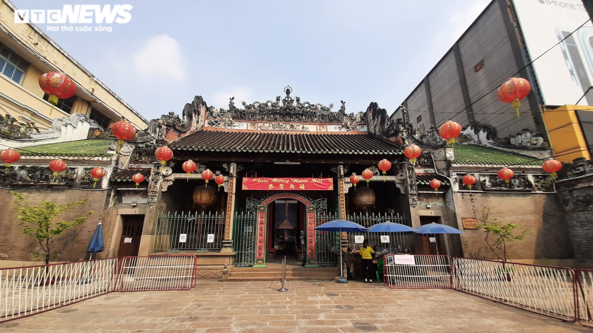 Ảnh: Ngắm ngôi chùa cổ hơn 250 tuổi của người gốc Hoa ở Sài Gòn - 1