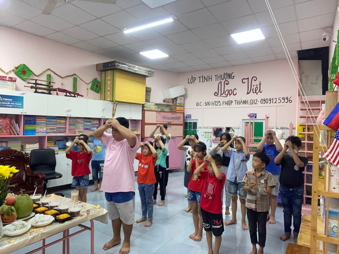 Tết của giáo viên ở lớp tình thương - 1