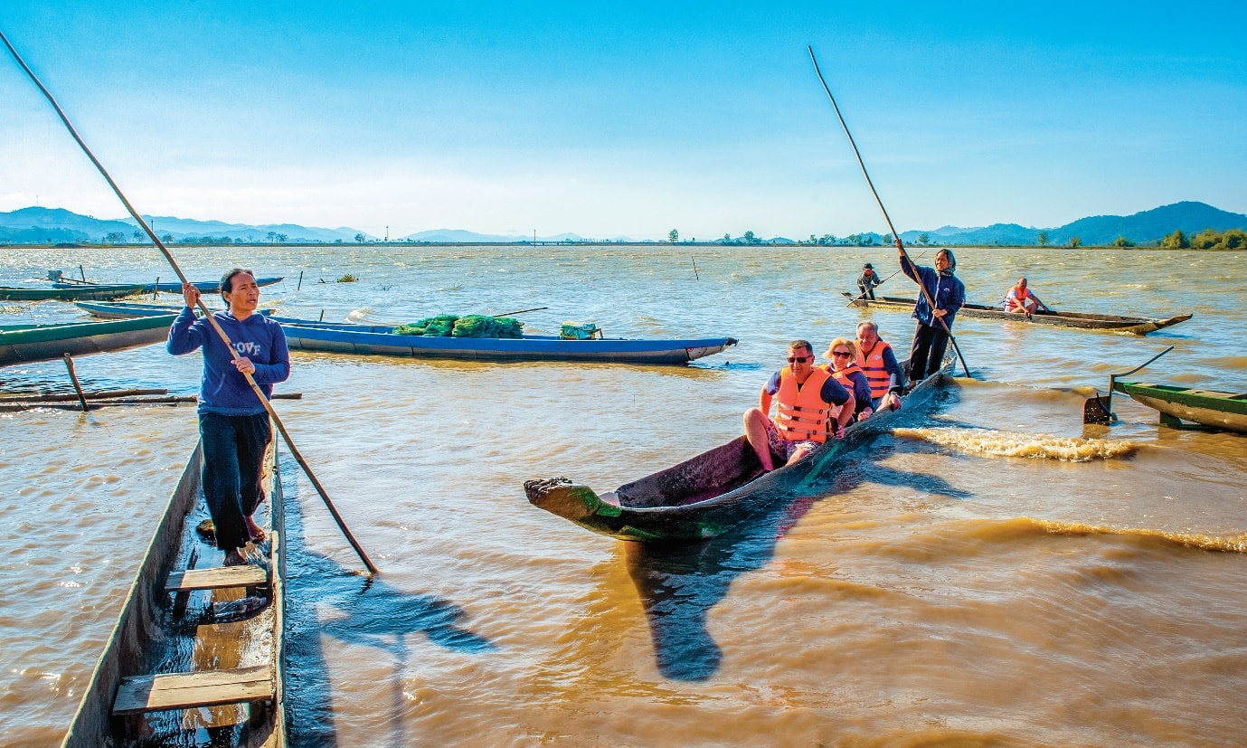 Xứ Lắk - Bâng khuâng vì gió trời - 3