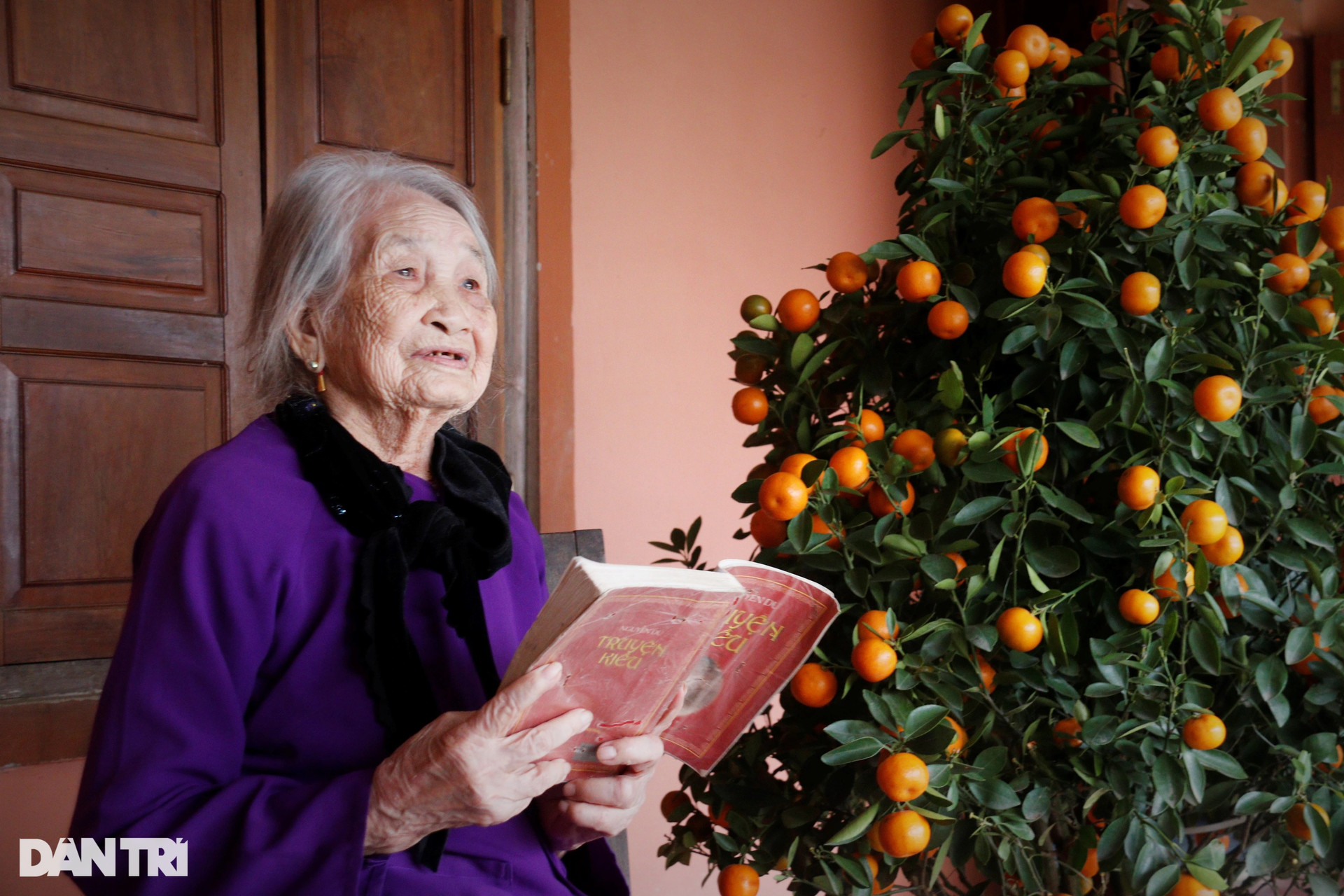 Thán phục cụ bà 101 tuổi vẫn xâu kim, đọc truyện Kiều vanh vách - 5