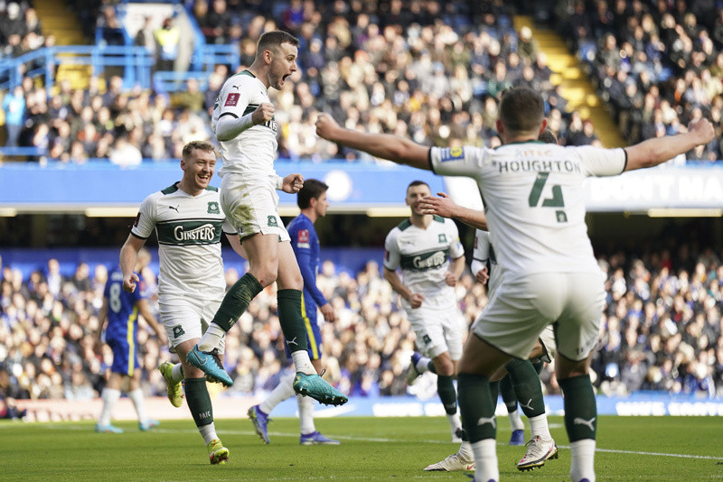 Kepa hóa người hùng, Chelsea thắng 'toát mồ hôi'