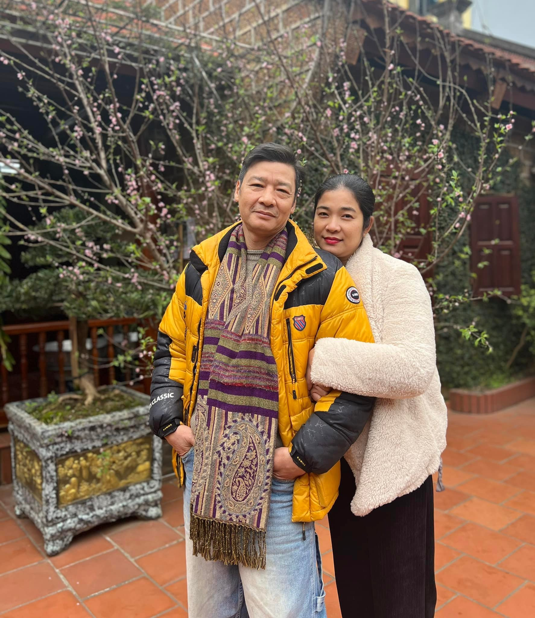 Hạnh phúc ngọt ngào của Võ Hoài Nam với vợ kém 12 tuổi