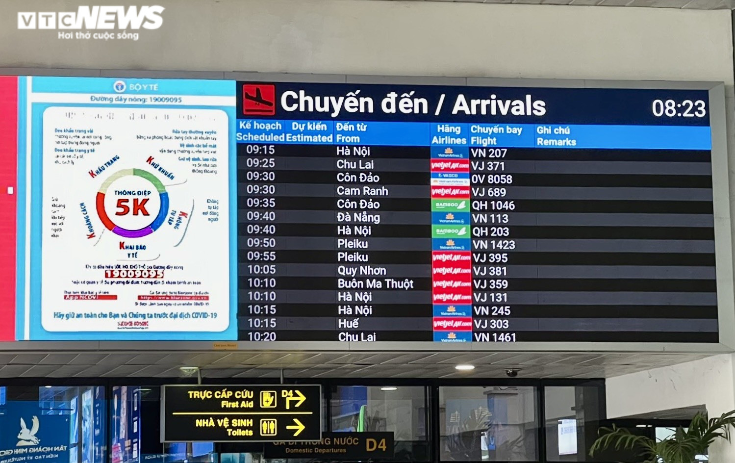 Ảnh: Sân bay Tân Sơn Nhất thông thoáng, không còn cảnh chen chúc đón taxi - 8