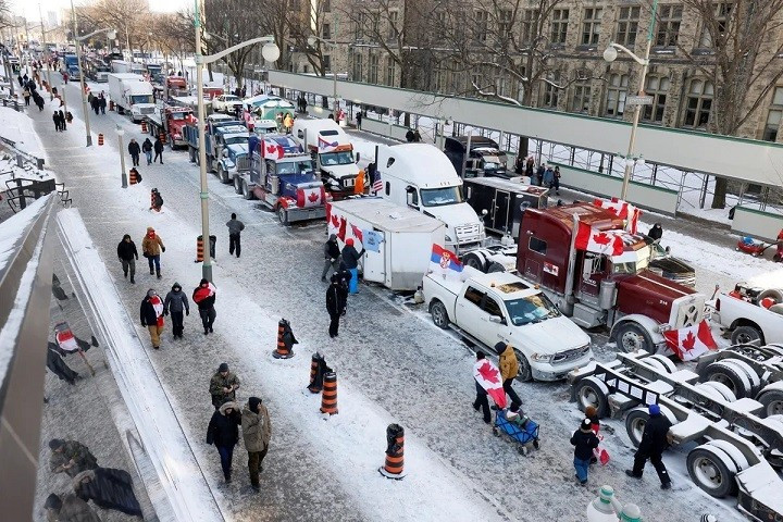 Phương tiện giao thông làm tắc nghẽn các con phố trung tâm gần khu vực Đồi Quốc hội. (Nguồn: Canadian Press)