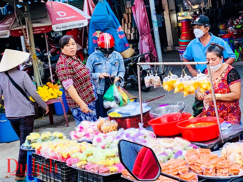 Thịt heo quay, cá lóc trui đắt như tôm tươi ngày vía Thần Tài - 17