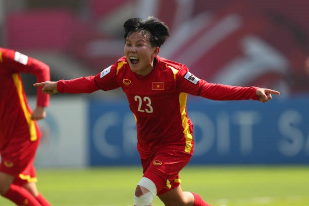 Bích Thuỳ ghi bàn thắng quyết định giúp tuyển nữ Việt Nam giành vé dự World Cup 2023. Ảnh: AFC