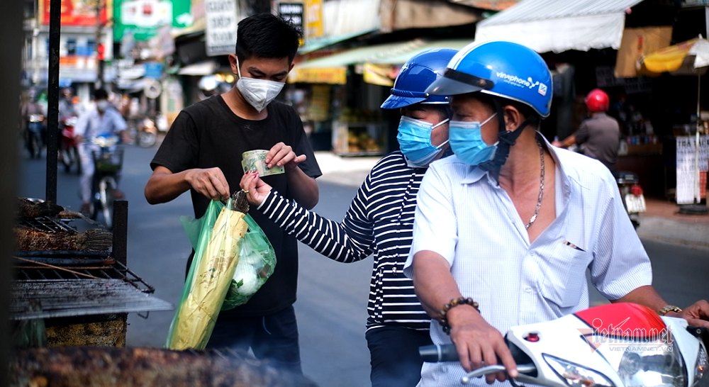 'Mẹ đẻ' món cá lóc nướng cúng Thần Tài, ngày bán 5.000 con thu 750 triệu