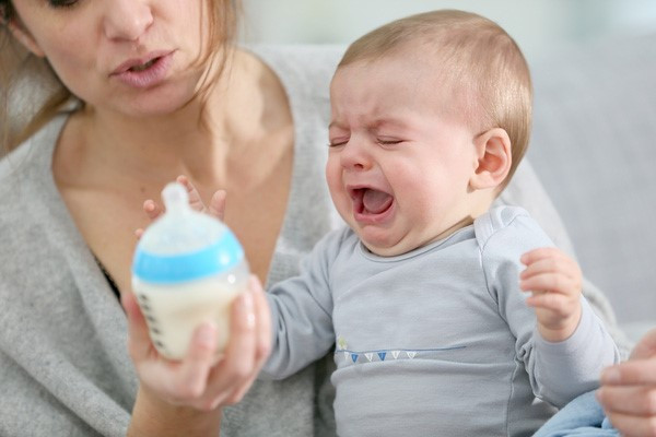 Chuyển sang ăn dặm bé có tình trạng chán sữa, bỏ sữa: Bố mẹ cần làm gì?-1