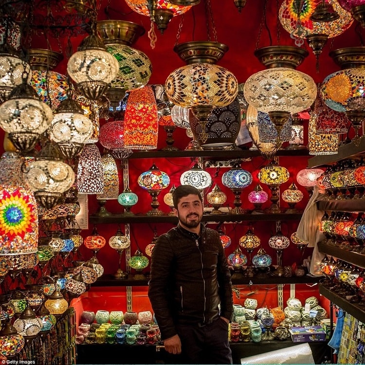 Khám phá mê cung chợ cổ Grand Bazaar khiến du khách quên lối về