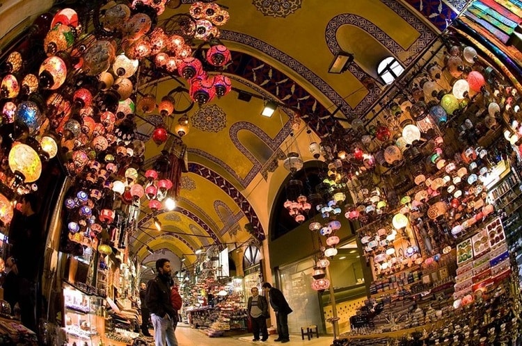 Khám phá mê cung chợ cổ Grand Bazaar khiến du khách quên lối về