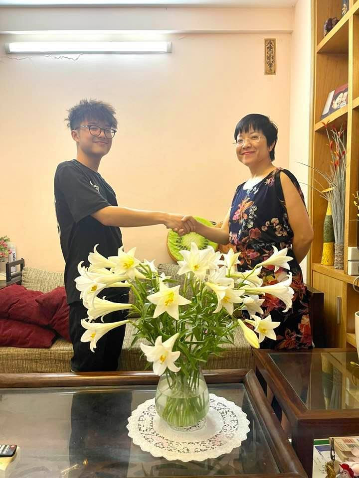 Hé lộ không gian sống của MC Thảo Vân với con trai 17 tuổi