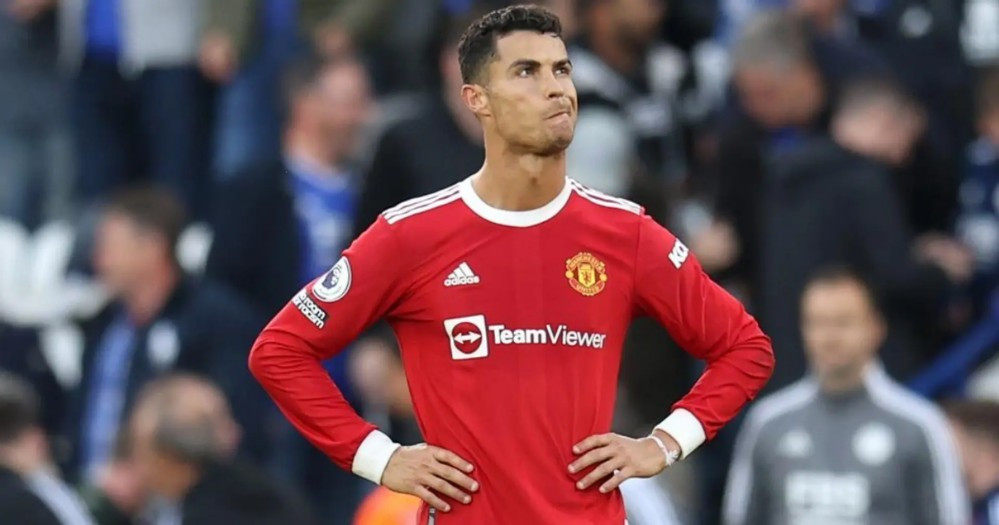 Ronaldo được tự do ra đi nếu MU lỡ top 4 Premier League