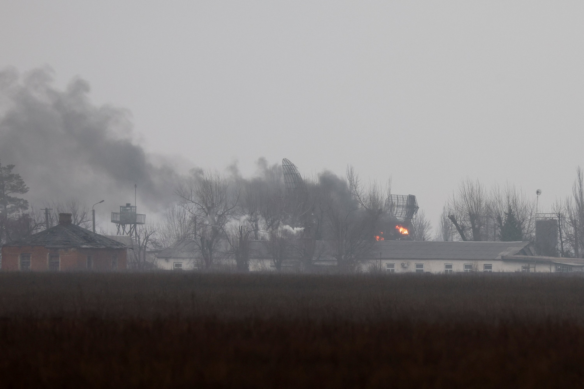 Biên phòng Ukraine: Nga tấn công từ ba hướng - 1