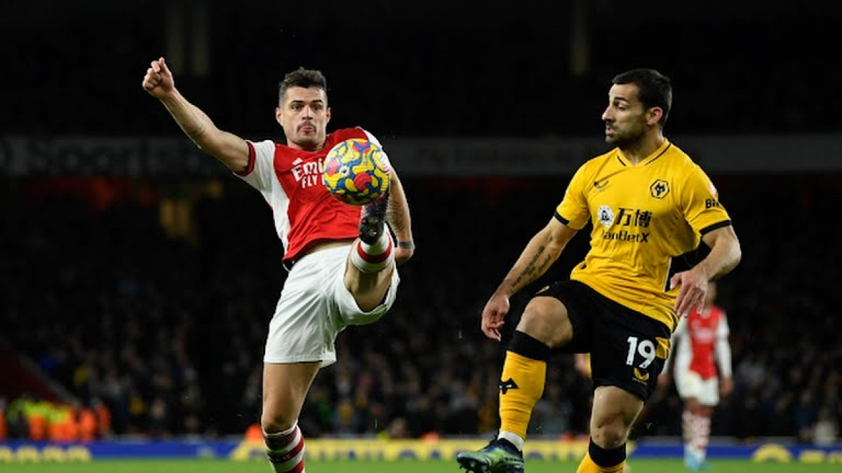 Arsenal gặp nhiều khó khăn trước Wolves (Ảnh: Reuters).